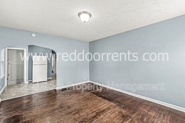 Building Photo - 1466 N Grant Ave