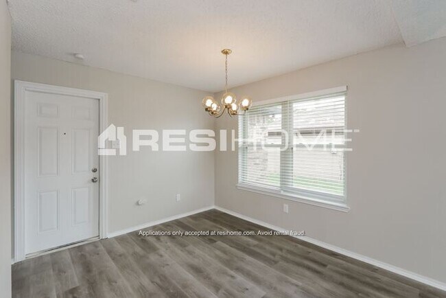 Foto del edificio - "Welcome Home! Get 1/2 month FREE RENT whe...