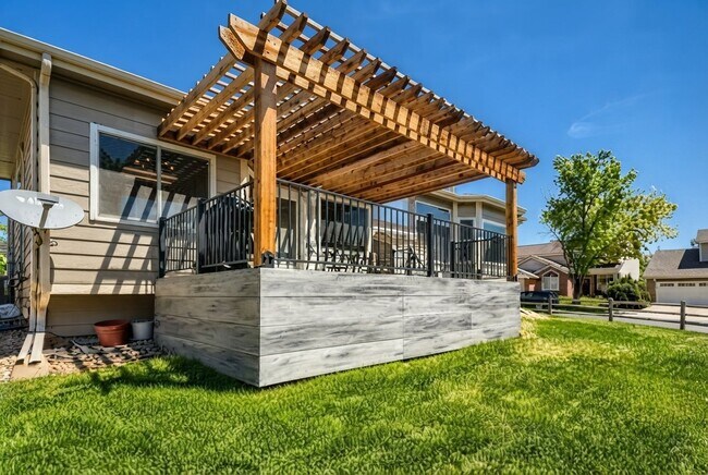 Building Photo - 9604 W Long Dr