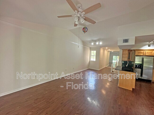 Building Photo - 2400 Centergate Dr