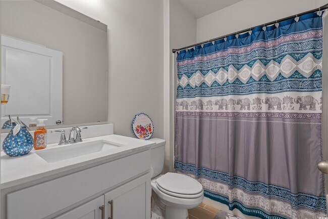 Foto del edificio - 847 Flowering Br Ave