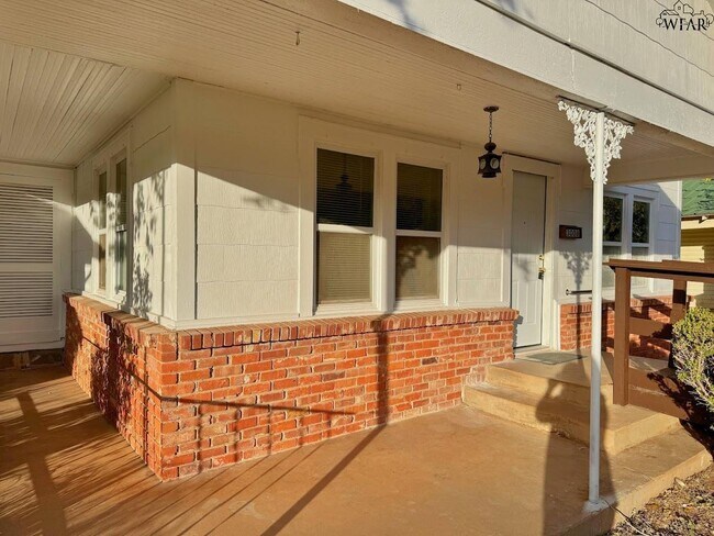 Building Photo - 3008 Cumberland Ave