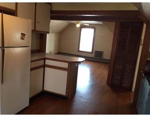 Building Photo - 32 Barnum St