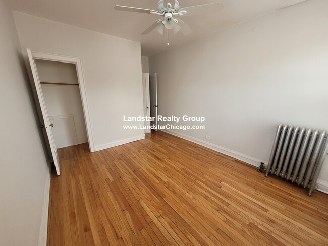 Building Photo - 4826.5 W Addison St