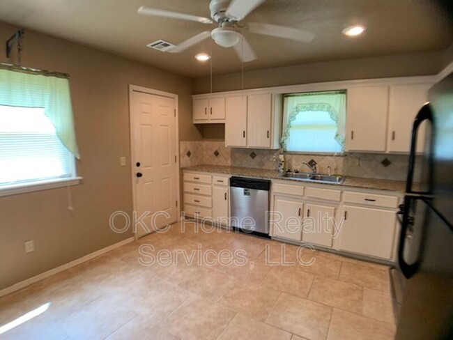 Foto del edificio - 5809 NW 62nd St