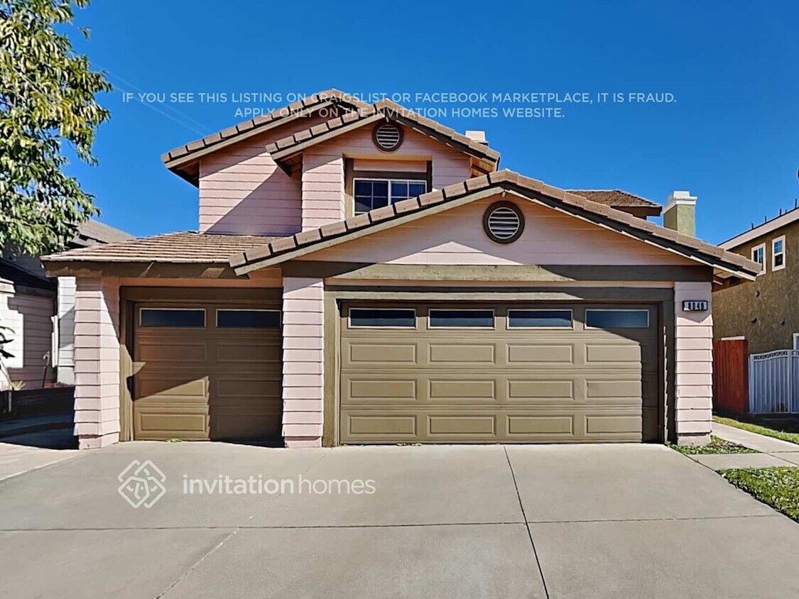 Foto principal - 8049 Streamside Ct