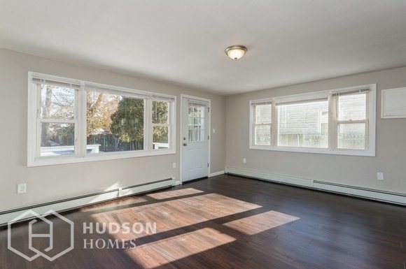 Building Photo - NOW AVAILABLE! - 104 Bouton St, Norwalk, C...