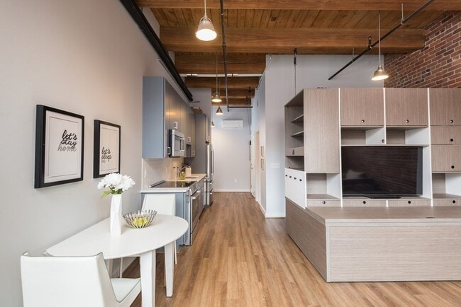 Building Photo - 63 Melcher St
