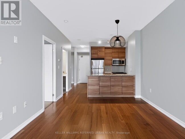 Building Photo - 70 Forest Manor Rd