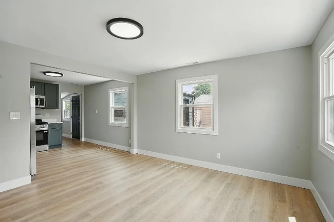 Foto del edificio - 3443 164th St