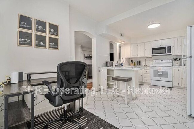 Foto del edificio - 2518 Woolworth Ave