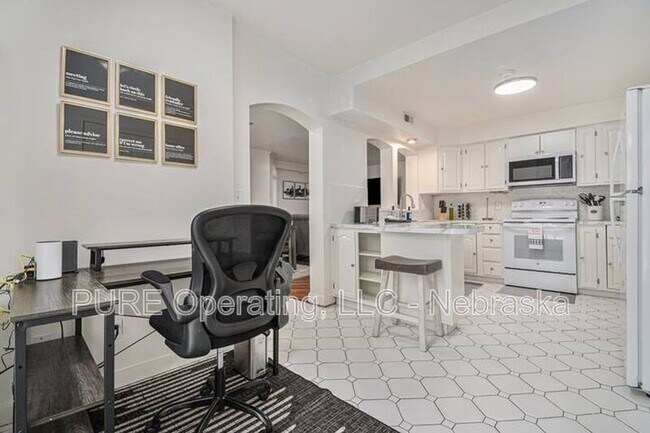 Foto del edificio - 2518 Woolworth Ave