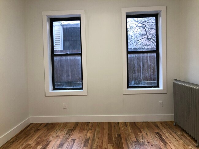 Building Photo - 639 Bergen Ave