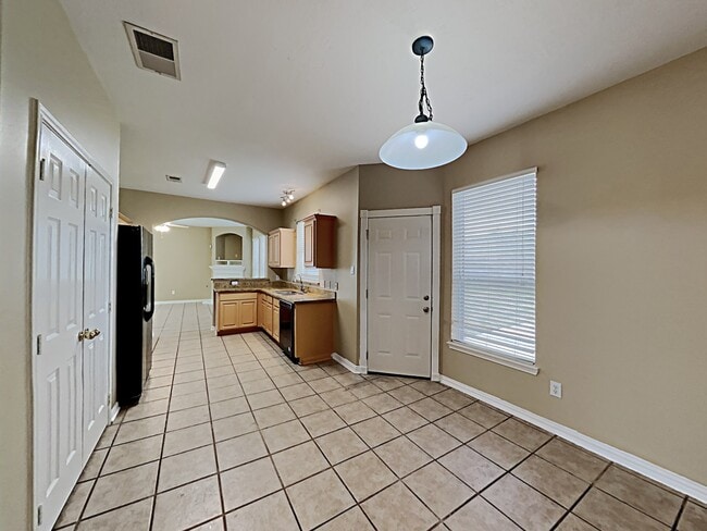 Building Photo - 411 Cedar Point Dr