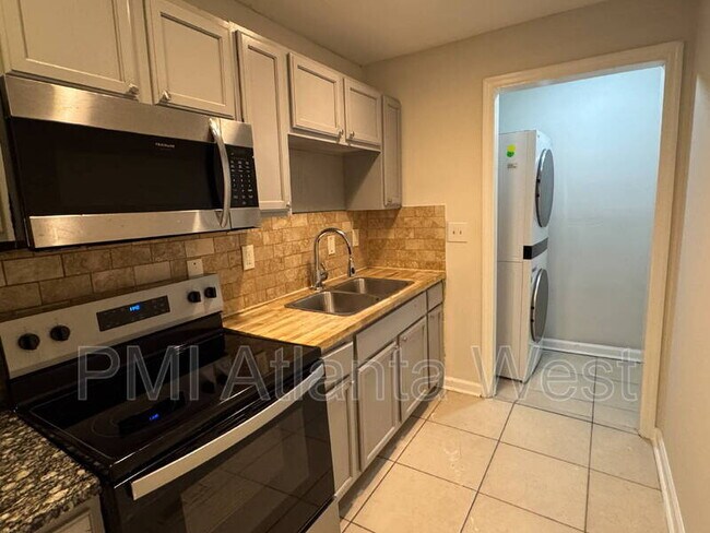 Foto del edificio - 1796 Spring St NW