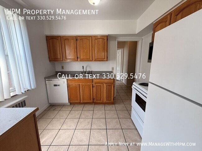 Foto del edificio - 3270 Warrensville Center Rd