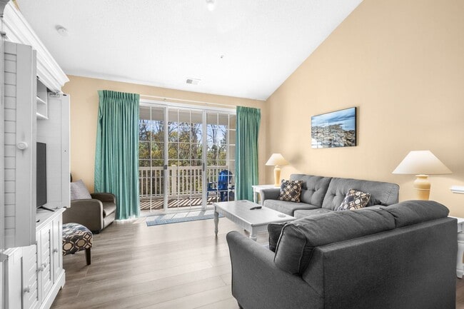 Foto del edificio - 6015 Catalina Dr