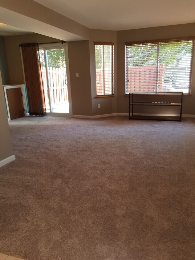 80 Pearsall St, Staten Island, NY 10305 Townhome Rentals in Staten