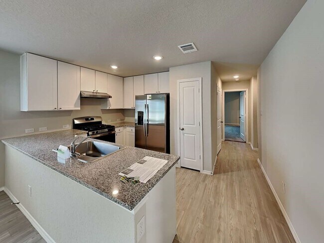 Building Photo - 10622 Varmus Dr