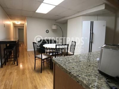 Building Photo - 3 bedroom in Boston MA 02215