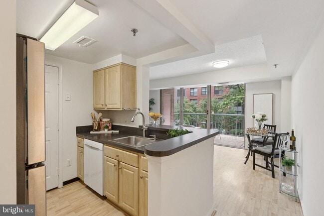 Foto del edificio - 4808 Moorland Ln