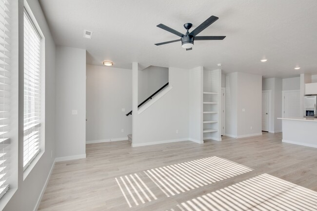 Building Photo - Baraya Townhomes: Modern Townhomes for Ren...
