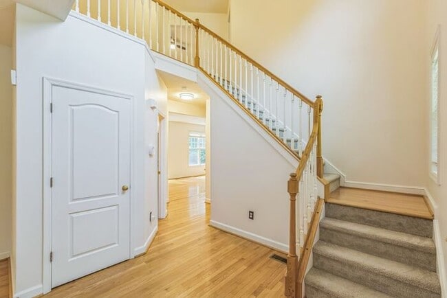 Building Photo - 41595 Coach Ct