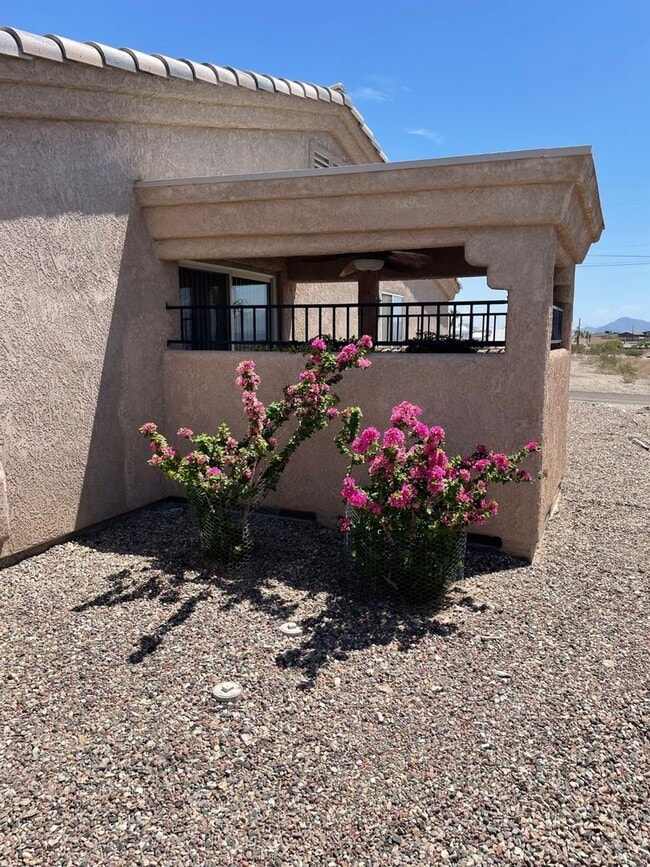 Building Photo - PALI2630