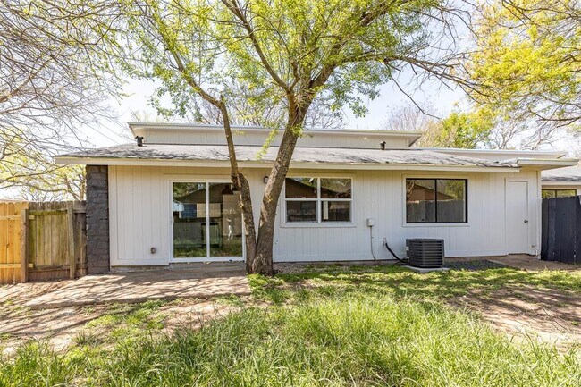 Foto del edificio - 10309 Burmaster Ln