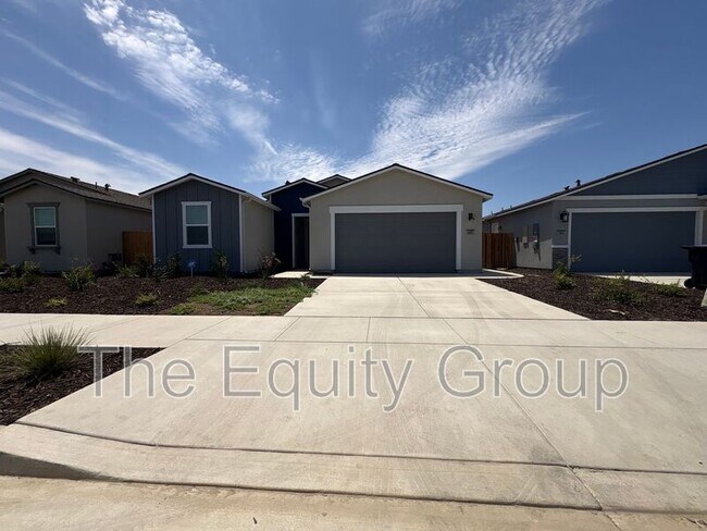 Building Photo - 4035 W Sunnyview Ave