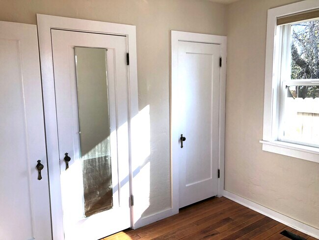 Bedroom - 1395 Gordon Ave