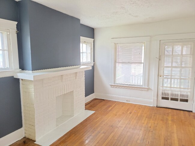Foto del edificio - 2671 E 128th St