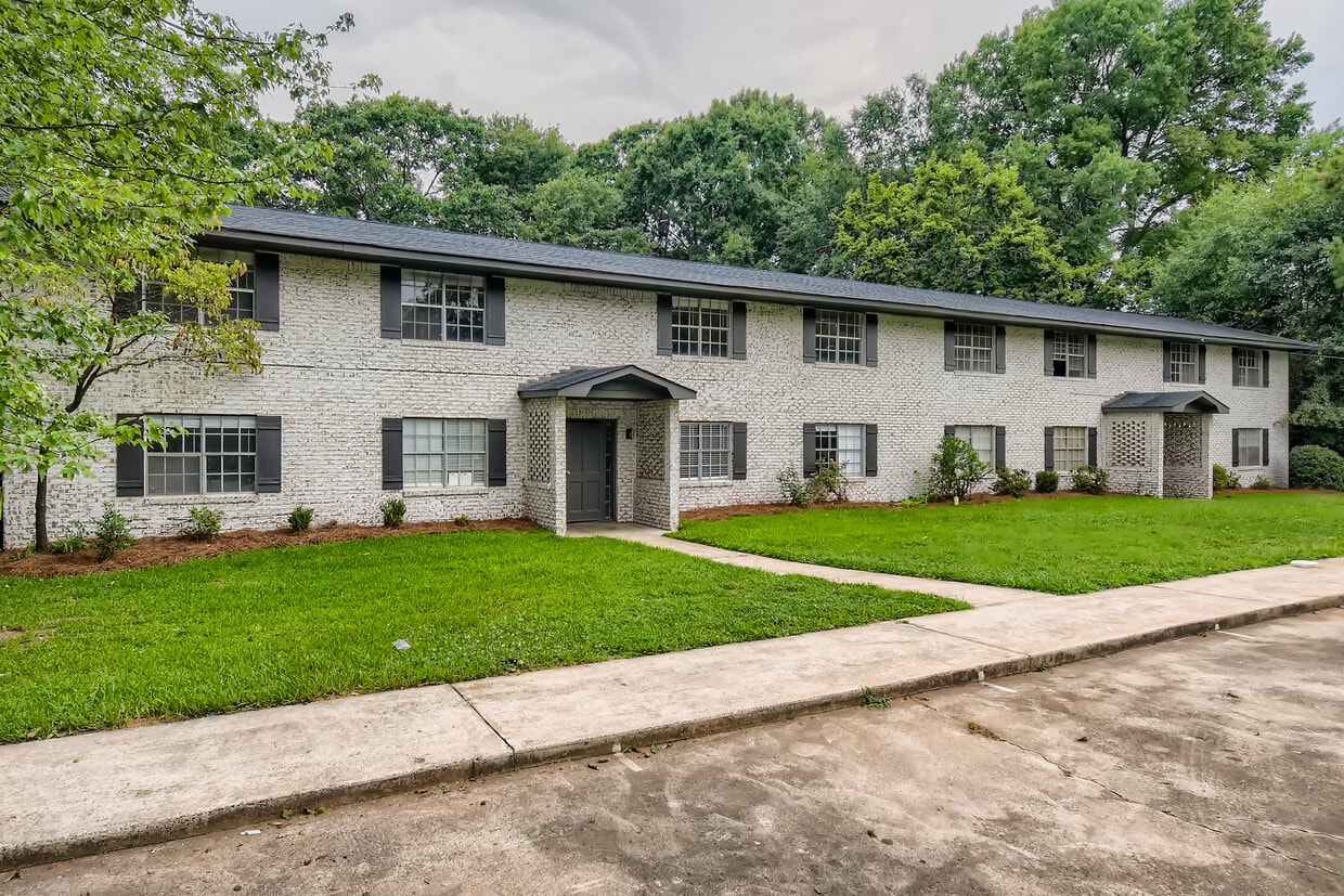 Primary Photo - Room in Apartment on Cleveland St