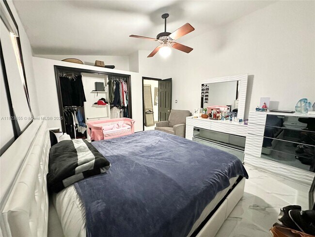 Foto del edificio - 15451 SW 208th Ave