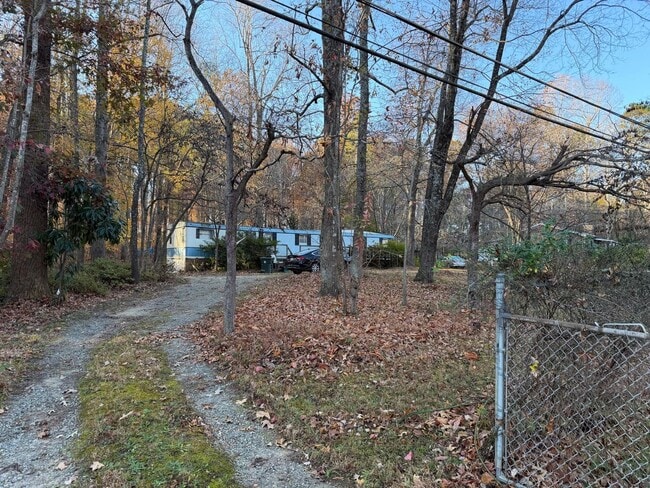 Foto del edificio - AVAILABLE NOW!