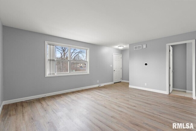 Foto del edificio - 2022 W Glen Ave