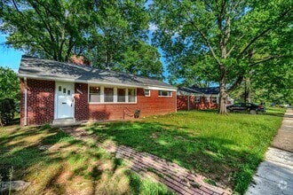 Building Photo - 6705 40th Ave