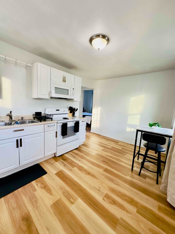 Foto del edificio - 1316 Whiting St SW