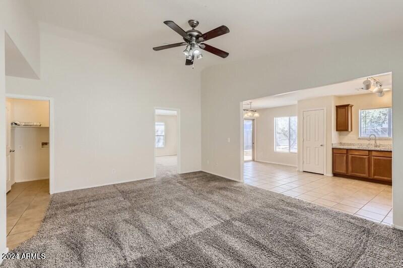 Foto del edificio - 16564 W Desert Bloom St