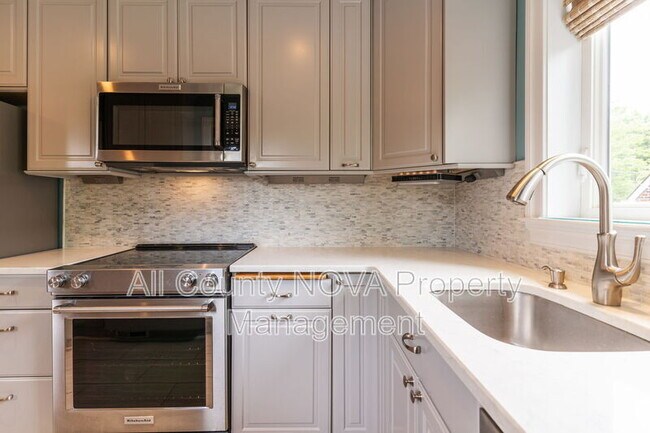 Foto del edificio - 2841 E Lee Ave