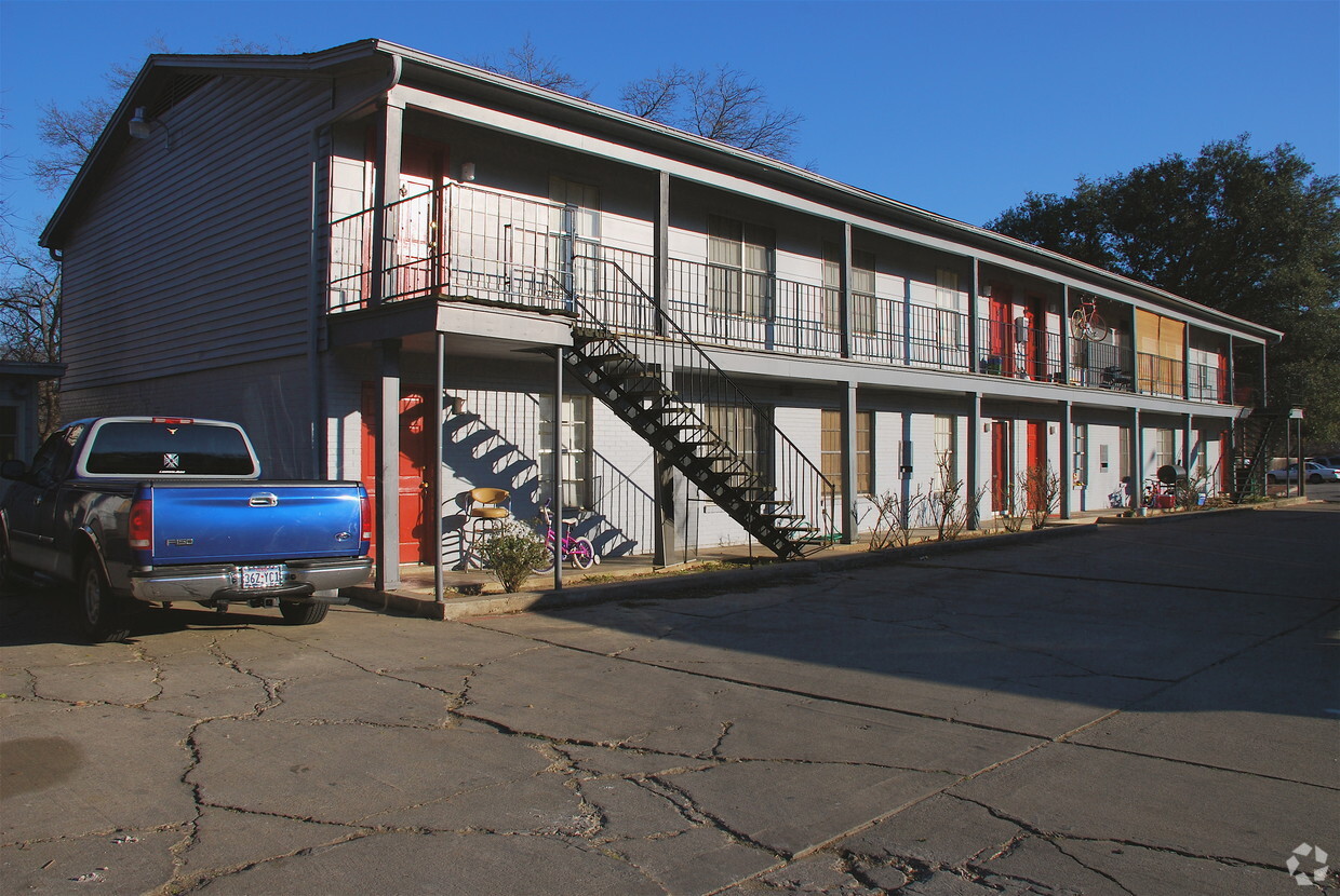 418 W Congress St, Denton, TX 76201 418 W Congress St Denton, TX