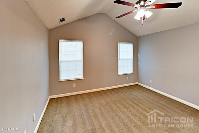 Foto del edificio - 6367 Klondike River Rd