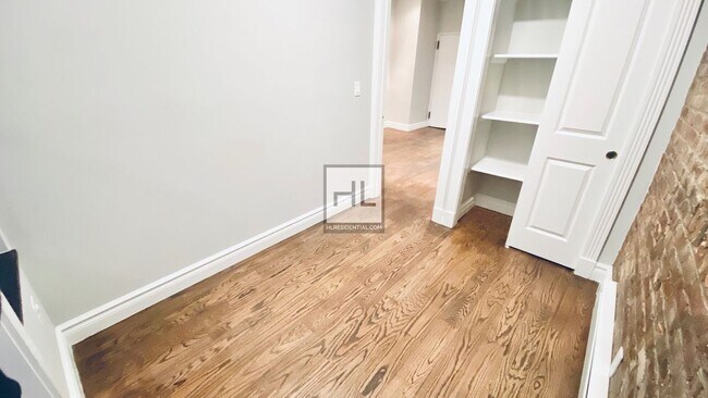 Foto del edificio - BEAUTIFULLY RENOVATED 2 BED IN PRIME MURRA...