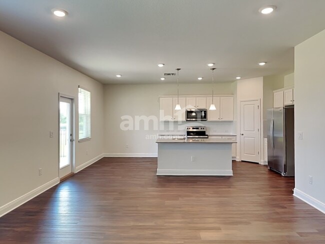 Building Photo - 14620 Cedar Ml Dr