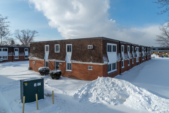 Building Photo - Meadowbrook Apartments