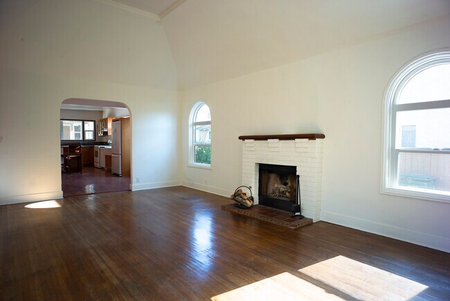 Living room - 3714 Barry Ave