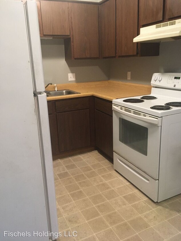 Building Photo - 221 Brookeridge Dr