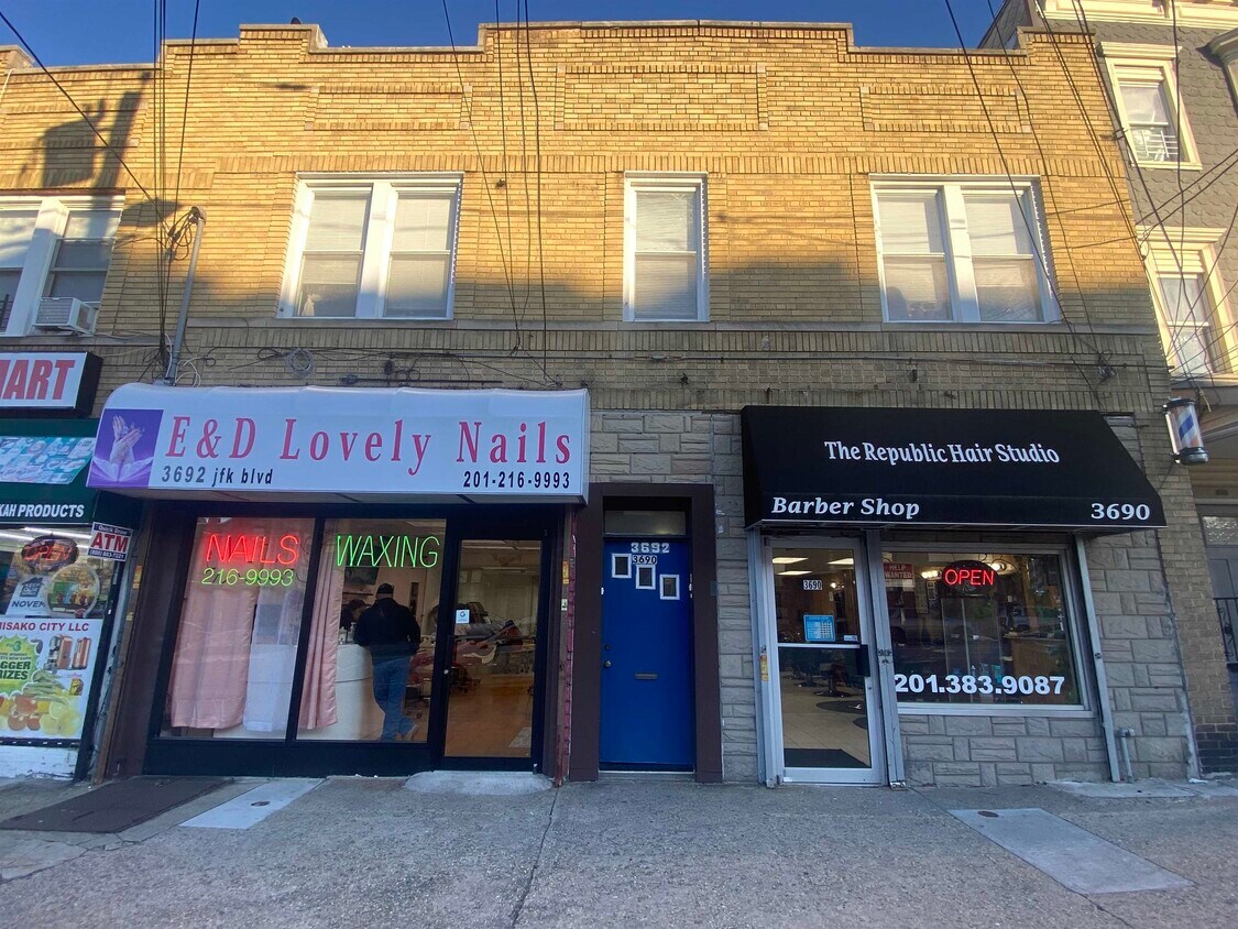 Foto principal - 3690 John F. Kennedy Blvd