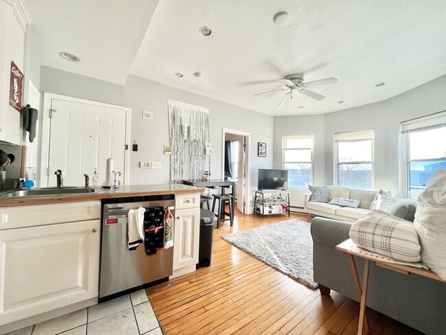 Building Photo - 1 Centre St