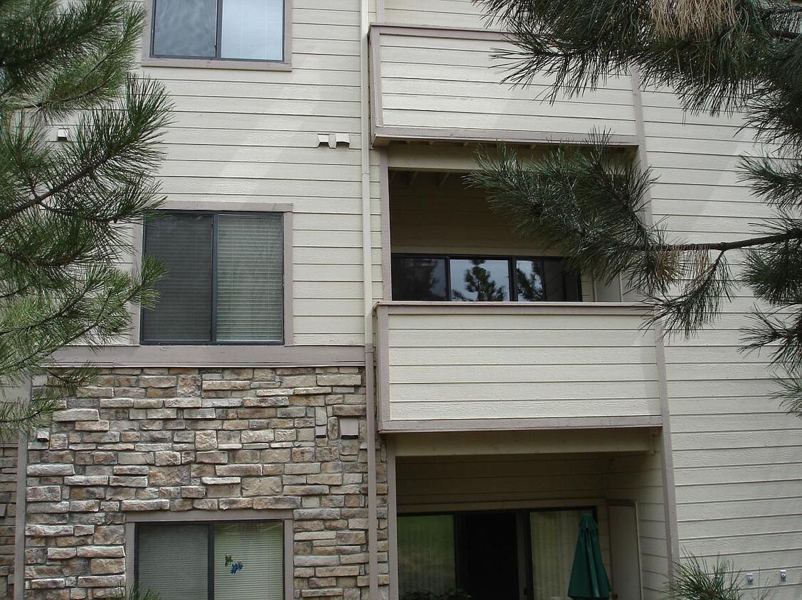 Primary Photo - 7448 S Alkire St